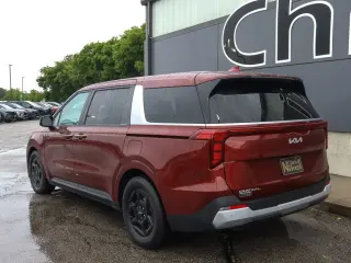 2025 Kia Carnival LXS FWD