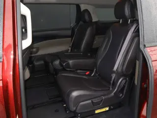 2025 Kia Carnival LXS FWD