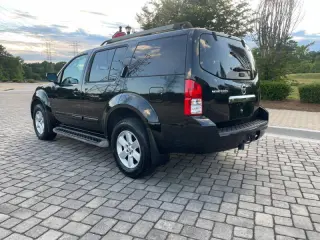2011 Nissan Pathfinder S