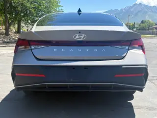 2024 Hyundai Elantra SE