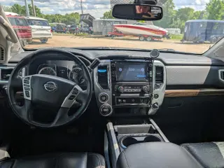 2017 Nissan Titan