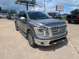 2017 Nissan Titan