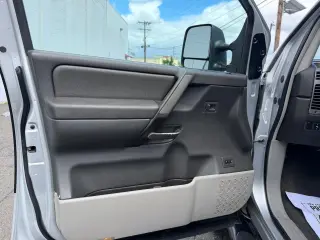 2004 Nissan Titan LE King Cab 4WD