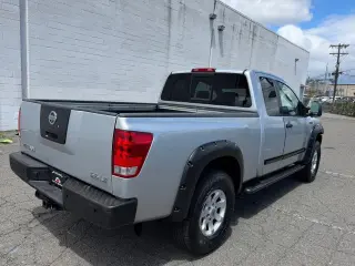2004 Nissan Titan LE King Cab 4WD
