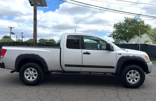 2004 Nissan Titan LE King Cab 4WD