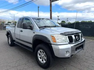 2004 Nissan Titan LE King Cab 4WD