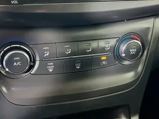 Nissan Sentra 2017 S 4dr Sedan 6M