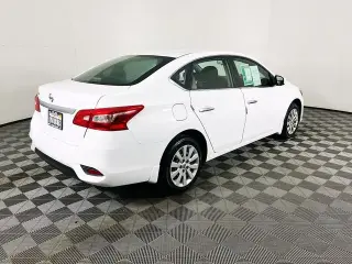 Nissan Sentra 2017 S 4dr Sedan 6M