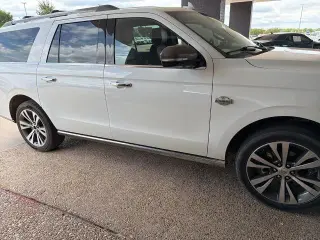Ford Expedition MAX 2021 4x4 King Ranch 4dr SUV