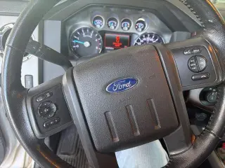 Ford F-350 Super Duty 2014 4x4 XL 4dr Crew Cab 6.8 ft. SB SRW Pickup