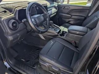 Chevrolet Colorado 2024 4x4 Trail Boss 4dr Crew Cab 5 ft. SB
