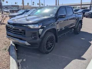 Chevrolet Colorado 2024 4x4 Trail Boss 4dr Crew Cab 5 ft. SB
