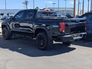 Chevrolet Colorado 2024 4x4 Trail Boss 4dr Crew Cab 5 ft. SB