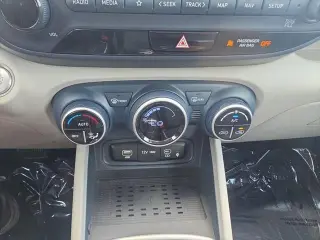 Hyundai VENUE 2025 Limited 4dr Crossover