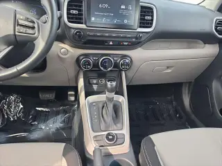 Hyundai VENUE 2024 SEL 4dr Crossover