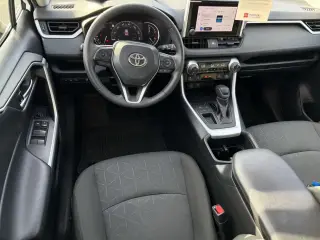 Toyota RAV4 2023 XLE 4dr SUV