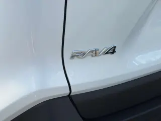 Toyota RAV4 2023 XLE Premium 4dr SUV