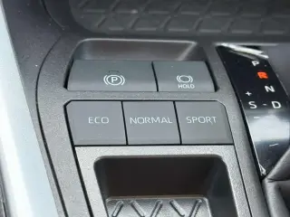 Toyota RAV4 2023 XLE Premium 4dr SUV
