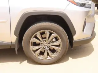 Toyota RAV4 Hybrid 2025 AWD XLE Premium 4dr SUV