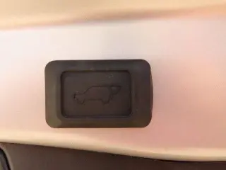 Toyota RAV4 Hybrid 2025 AWD XLE Premium 4dr SUV