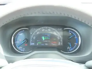 Toyota RAV4 Hybrid 2025 AWD XLE Premium 4dr SUV