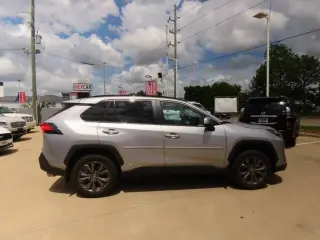 Toyota RAV4 Hybrid 2025 AWD XLE Premium 4dr SUV