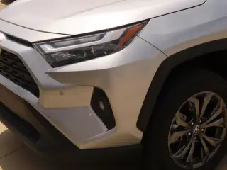 Toyota RAV4 Hybrid 2025 AWD XLE Premium 4dr SUV