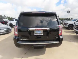 GMC Yukon XL 2017 4x4 Denali 4dr SUV