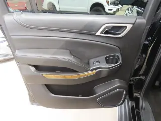 GMC Yukon XL 2017 4x4 Denali 4dr SUV