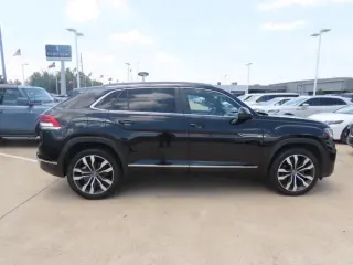 Volkswagen Atlas Cross Sport 2021 V6 SEL R-Line 4dr SUV