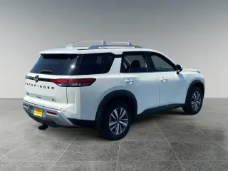 Nissan Pathfinder 2024 SL 4dr SUV