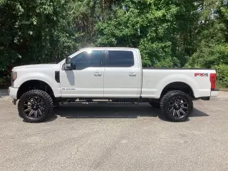 Ford F-250 Super Duty 2019 4x4 Lariat 4dr Crew Cab 6.8 ft. SB Pickup