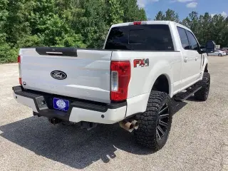 Ford F-250 Super Duty 2019 4x4 Lariat 4dr Crew Cab 6.8 ft. SB Pickup