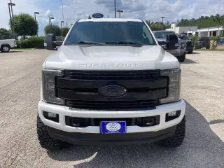 Ford F-250 Super Duty 2019 4x4 Lariat 4dr Crew Cab 6.8 ft. SB Pickup