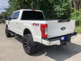 Ford F-250 Super Duty 2019 4x4 Lariat 4dr Crew Cab 6.8 ft. SB Pickup