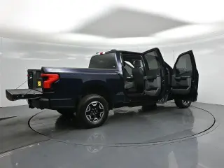 Ford F-150 Lightning 2024 AWD Pro 4dr SuperCrew 5.5 ft. SB
