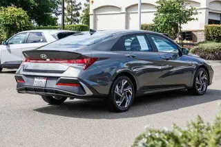 Hyundai ELANTRA 2025 SEL Sport 4dr Sedan