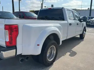 Ford F-350 Super Duty 2019 4x2 XL 4dr Crew Cab 8 ft. LB DRW Pickup