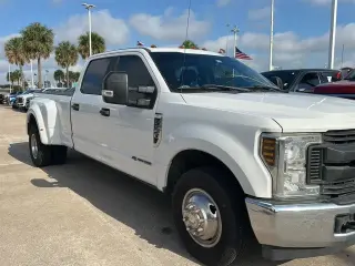 Ford F-350 Super Duty 2019 4x2 XL 4dr Crew Cab 8 ft. LB DRW Pickup