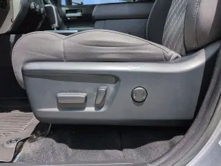 Toyota Tundra 2018 4x2 SR5 4dr CrewMax Cab Pickup SB (5.7L V8)