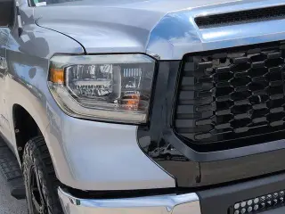 Toyota Tundra 2018 4x2 SR5 4dr CrewMax Cab Pickup SB (5.7L V8)