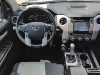 Toyota Tundra 2018 4x2 SR5 4dr CrewMax Cab Pickup SB (5.7L V8)