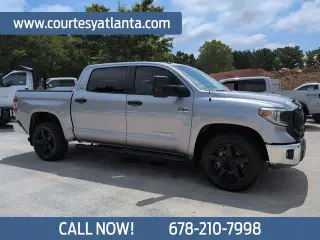 Toyota Tundra 2018 4x2 SR5 4dr CrewMax Cab Pickup SB (5.7L V8)