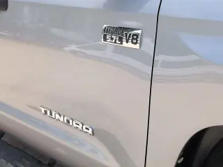 Toyota Tundra 2018 4x2 SR5 4dr CrewMax Cab Pickup SB (5.7L V8)