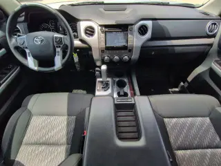 Toyota Tundra 2018 4x2 SR5 4dr CrewMax Cab Pickup SB (5.7L V8)