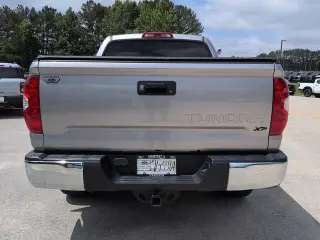 Toyota Tundra 2018 4x2 SR5 4dr CrewMax Cab Pickup SB (5.7L V8)