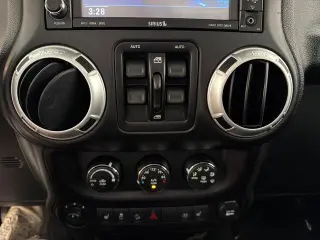 Jeep Wrangler Unlimited 2015 4x4 Rubicon 4dr SUV