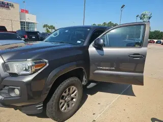 Toyota Tacoma 2017 4x2 TRD Off-Road 4dr Double Cab 5.0 ft SB