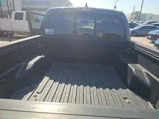 Toyota Tacoma 2017 4x2 TRD Off-Road 4dr Double Cab 5.0 ft SB