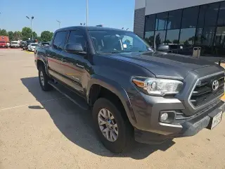 Toyota Tacoma 2017 4x2 TRD Off-Road 4dr Double Cab 5.0 ft SB